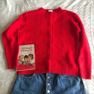 Host pick 🎈🎈🎈 Vintage red button sweater